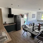 Amulet - Spacious 3br Near Cave Postojna