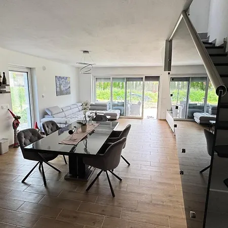 Amulet - Spacious 3br Near Cave