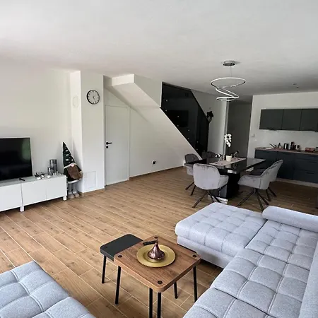 Ostanak kod kuće Amulet