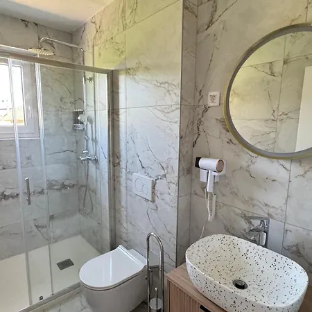 Accommodatie bij particulieren Amulet - Spacious 3br Near Cave