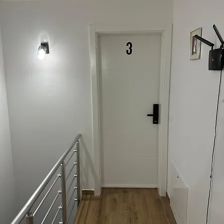 Amulet - Spacious 3br Near Cave *