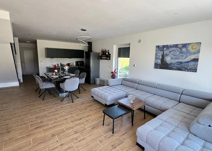 Amulet Alloggio in famiglia *